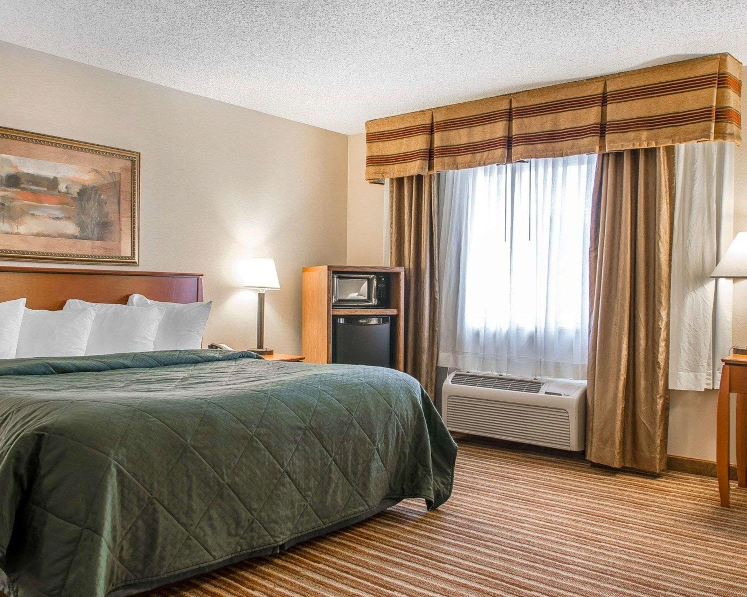 Quality Inn & Suites Туин-Фолс Экстерьер фото