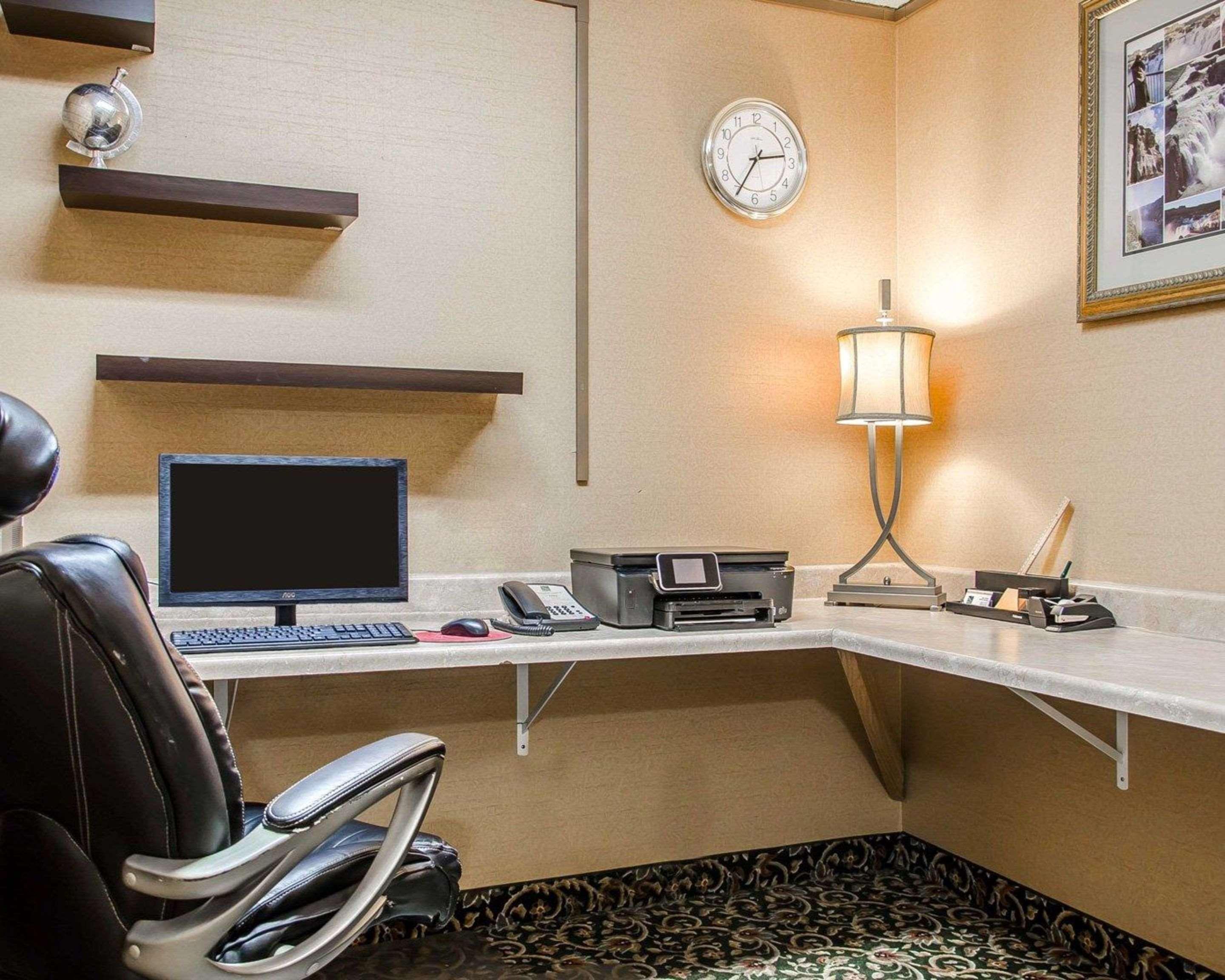 Quality Inn & Suites Туин-Фолс Экстерьер фото
