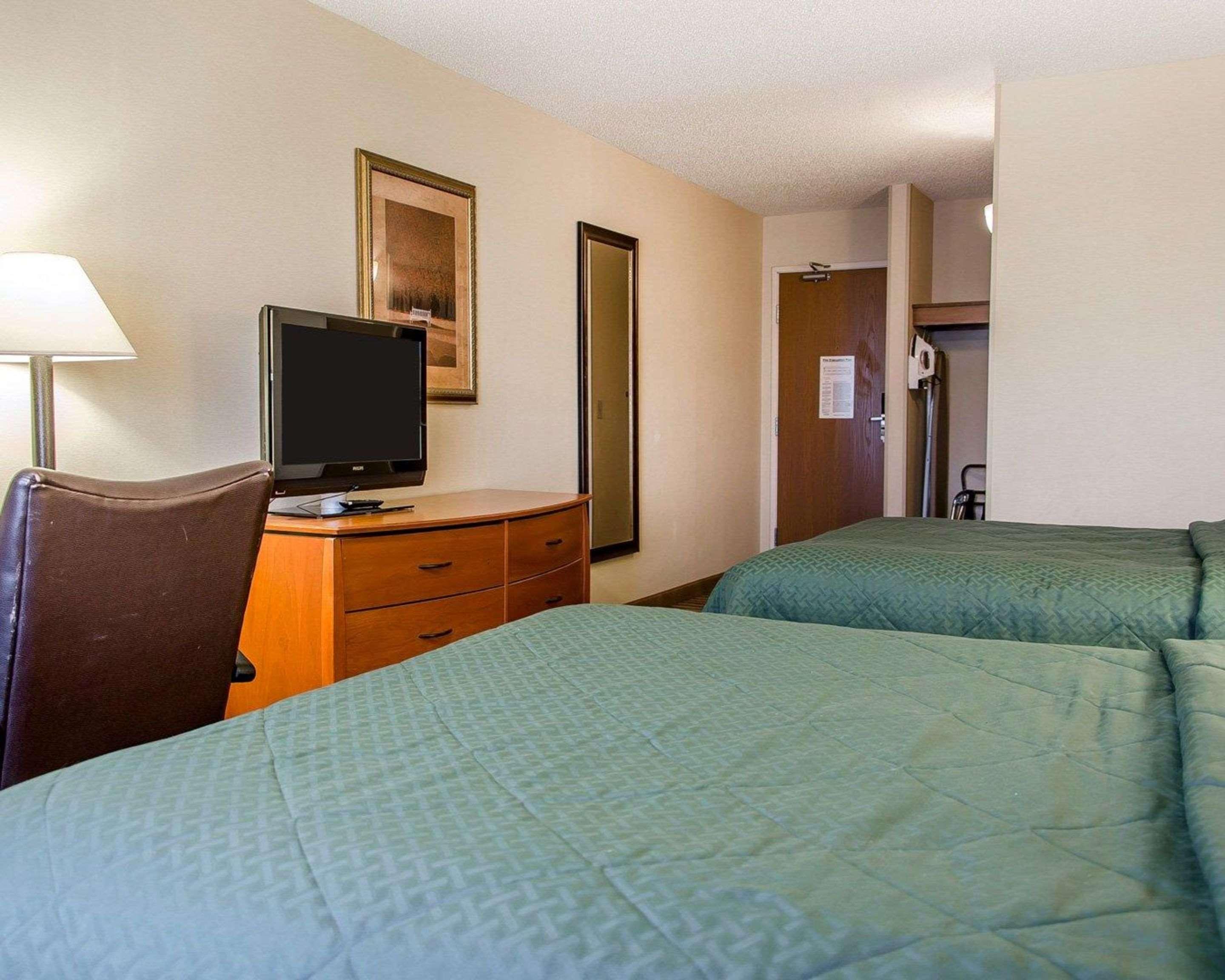 Quality Inn & Suites Туин-Фолс Экстерьер фото