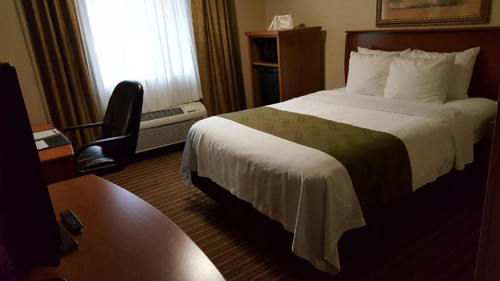 Quality Inn & Suites Туин-Фолс Экстерьер фото