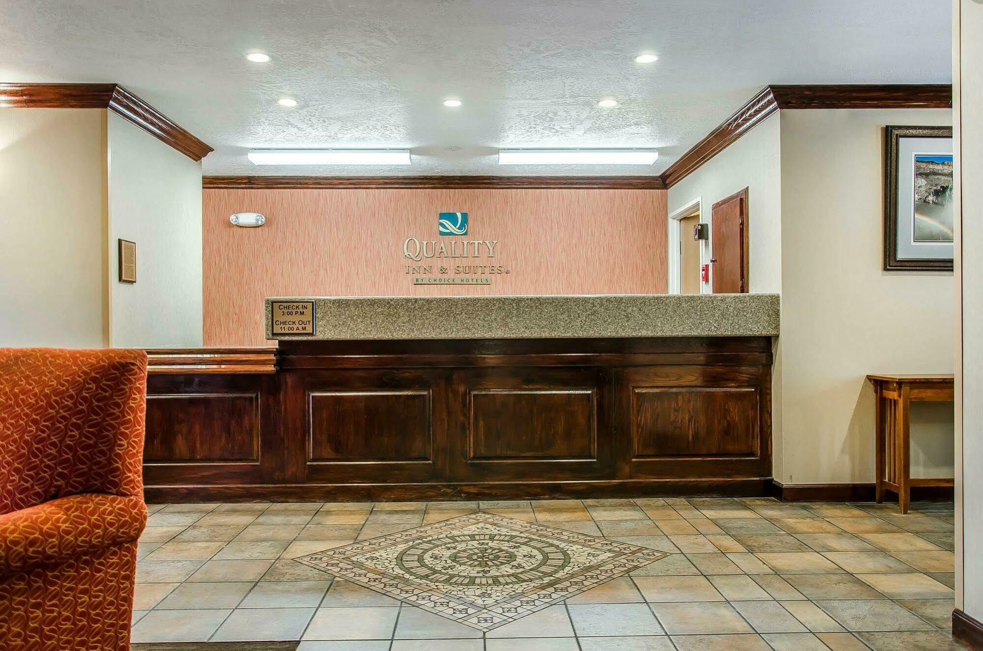 Quality Inn & Suites Туин-Фолс Экстерьер фото