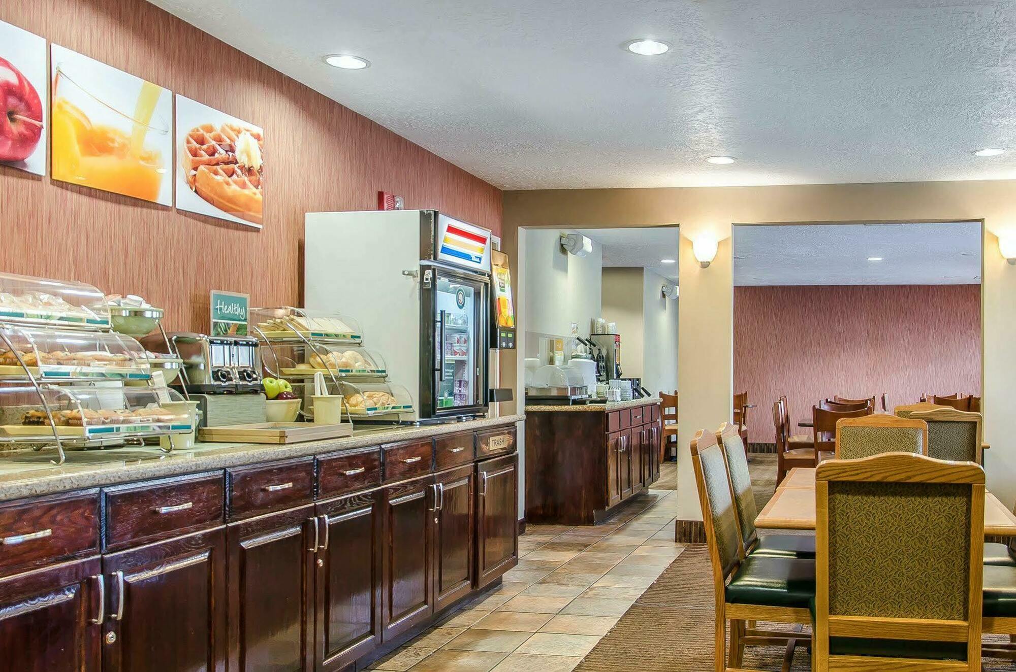 Quality Inn & Suites Туин-Фолс Экстерьер фото