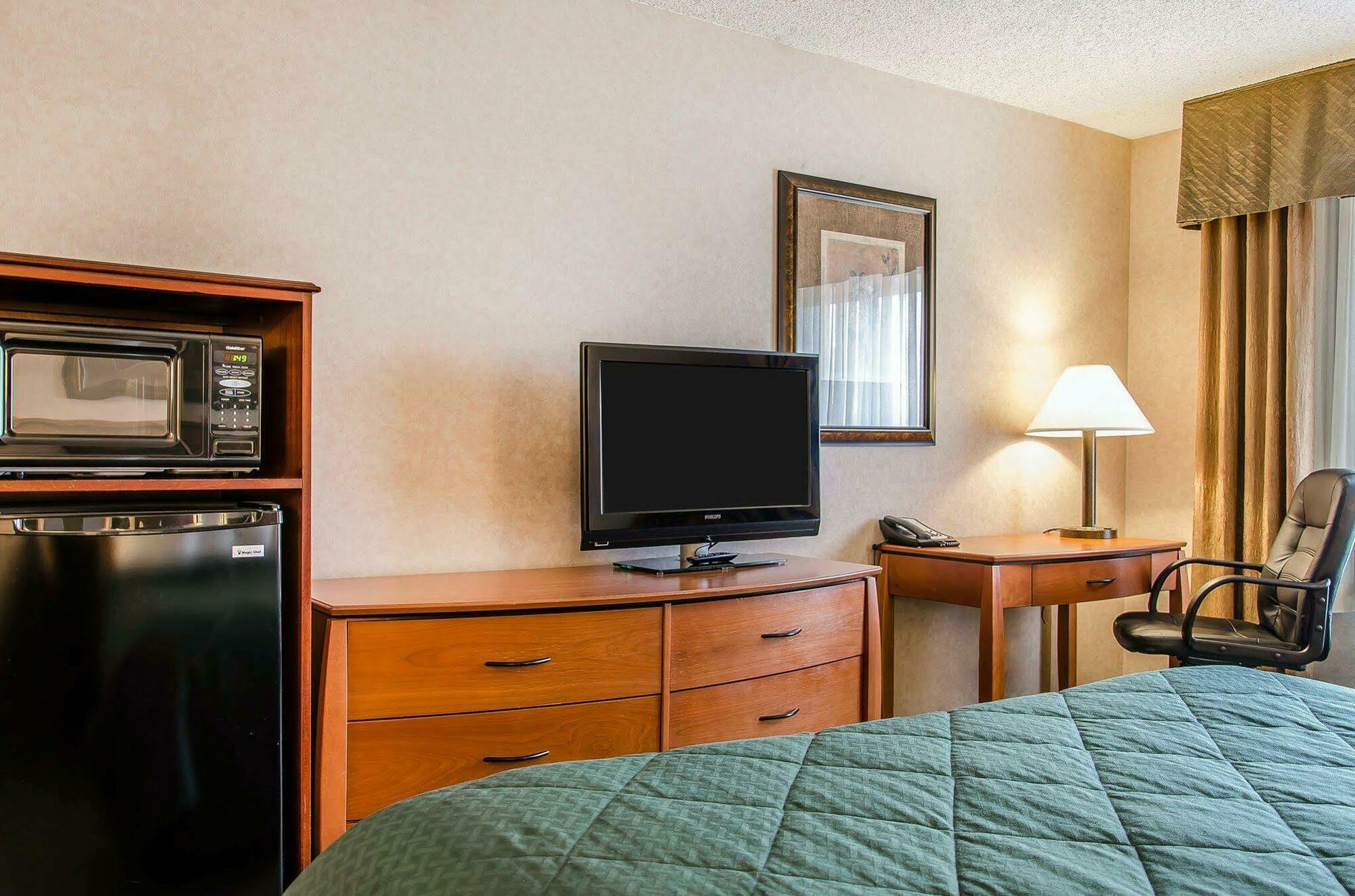 Quality Inn & Suites Туин-Фолс Экстерьер фото