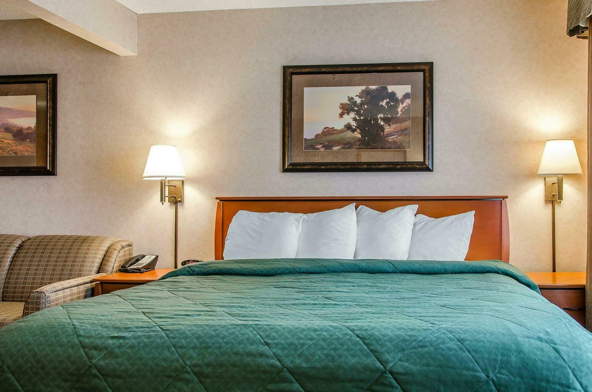 Quality Inn & Suites Туин-Фолс Экстерьер фото