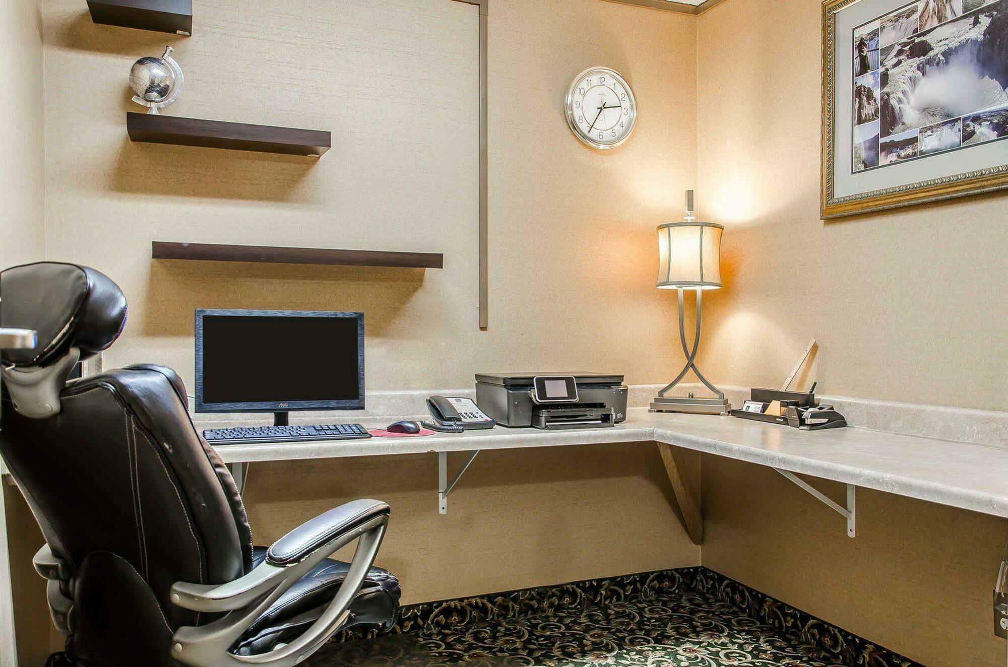 Quality Inn & Suites Туин-Фолс Экстерьер фото